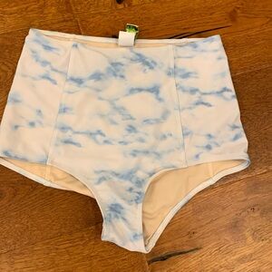 Kortni Jeane clouds size small swim